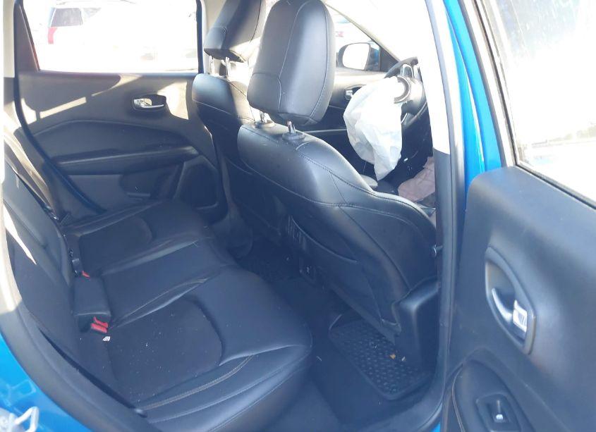 Photo 8 of 2018 Jeep Compass LATITUDE 4X4 (VIN 3C4NJDBB6JT142415)