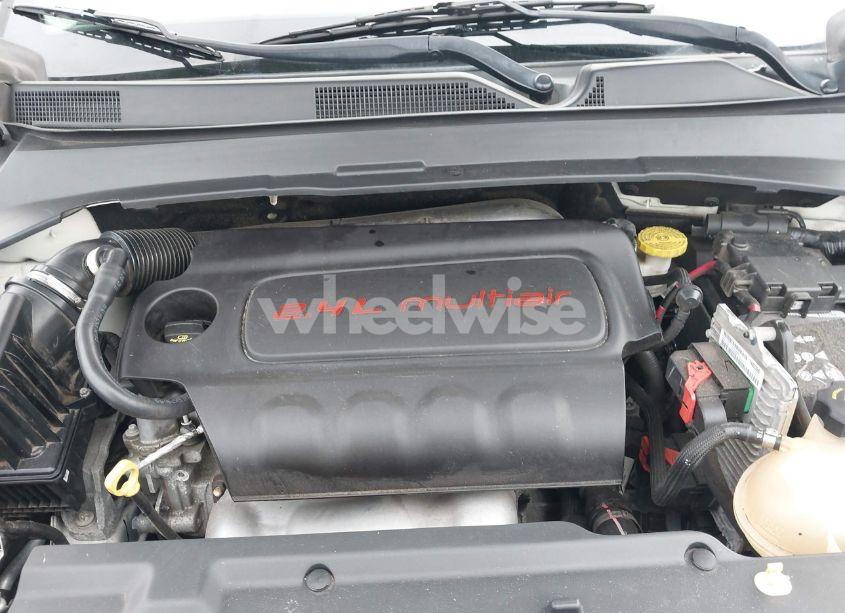 Photo 10 of 2018 Jeep Compass LATITUDE 4X4 (VIN 3C4NJDBB6JT178170)