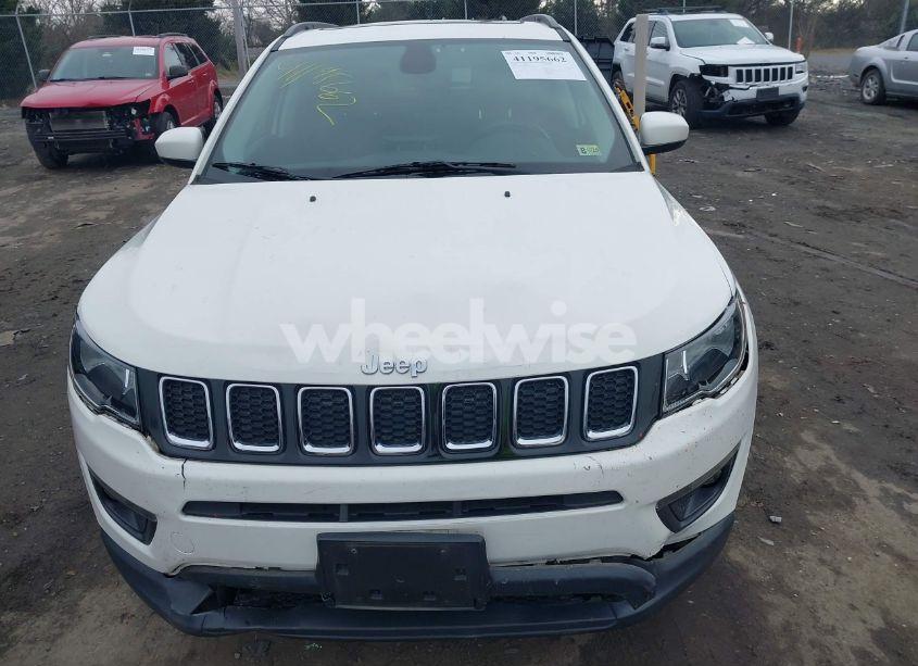 Photo 12 of 2018 Jeep Compass LATITUDE 4X4 (VIN 3C4NJDBB6JT178170)