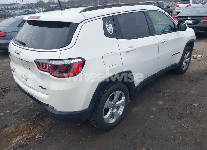 Photo 4 of 2018 Jeep Compass LATITUDE 4X4 (VIN 3C4NJDBB6JT178170)