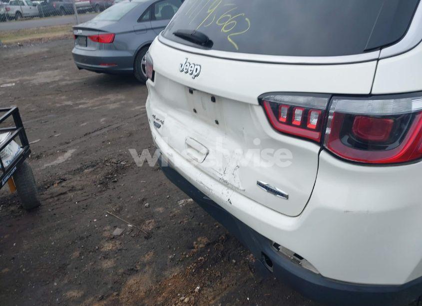 Photo 6 of 2018 Jeep Compass LATITUDE 4X4 (VIN 3C4NJDBB6JT178170)