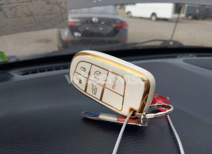 Photo 11 of 2018 Jeep Compass LATITUDE 4X4 (VIN 3C4NJDBB6JT200054)