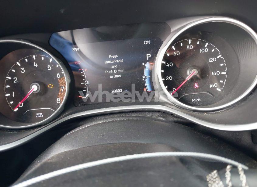 Photo 7 of 2018 Jeep Compass LATITUDE 4X4 (VIN 3C4NJDBB6JT200054)
