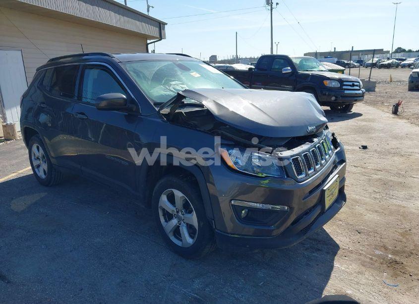 2018 Jeep Compass LATITUDE 4X4 (VIN 3C4NJDBB6JT239565) main photo