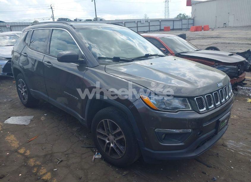 2018 Jeep Compass LATITUDE (VIN 3C4NJDBB6JT283680) main photo