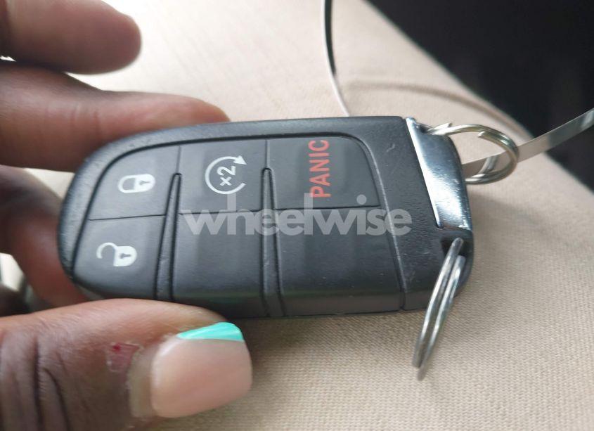 Photo 11 of 2018 Jeep Compass LATITUDE (VIN 3C4NJDBB6JT283680)