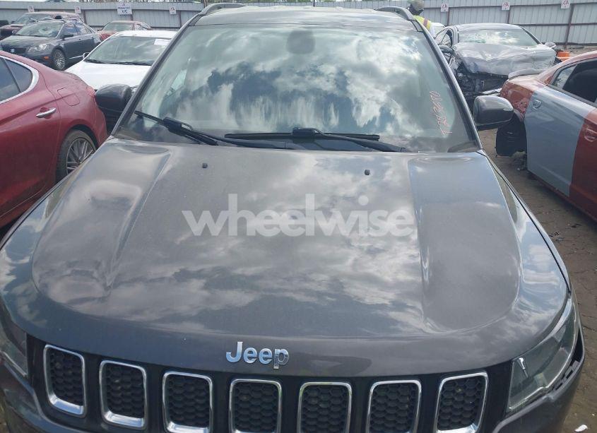 Photo 12 of 2018 Jeep Compass LATITUDE (VIN 3C4NJDBB6JT283680)