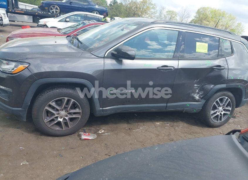 Photo 14 of 2018 Jeep Compass LATITUDE (VIN 3C4NJDBB6JT283680)