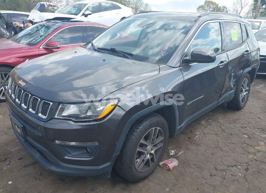 Photo 2 of 2018 Jeep Compass LATITUDE (VIN 3C4NJDBB6JT283680)