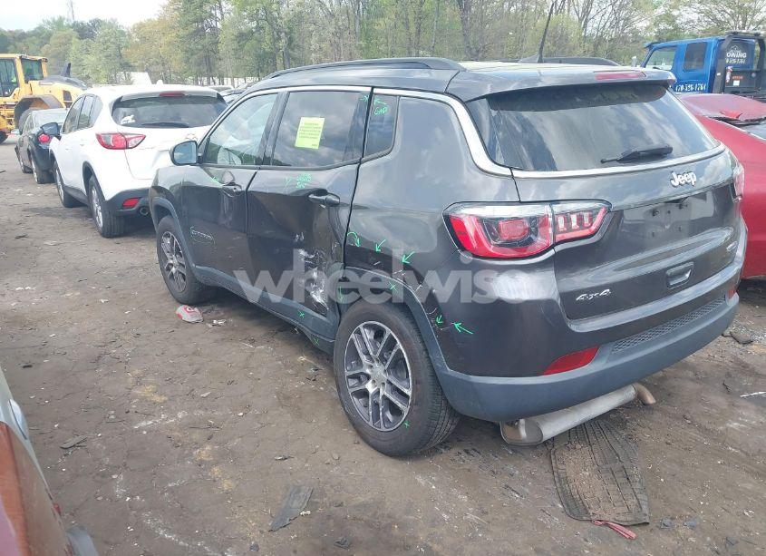 Photo 3 of 2018 Jeep Compass LATITUDE (VIN 3C4NJDBB6JT283680)