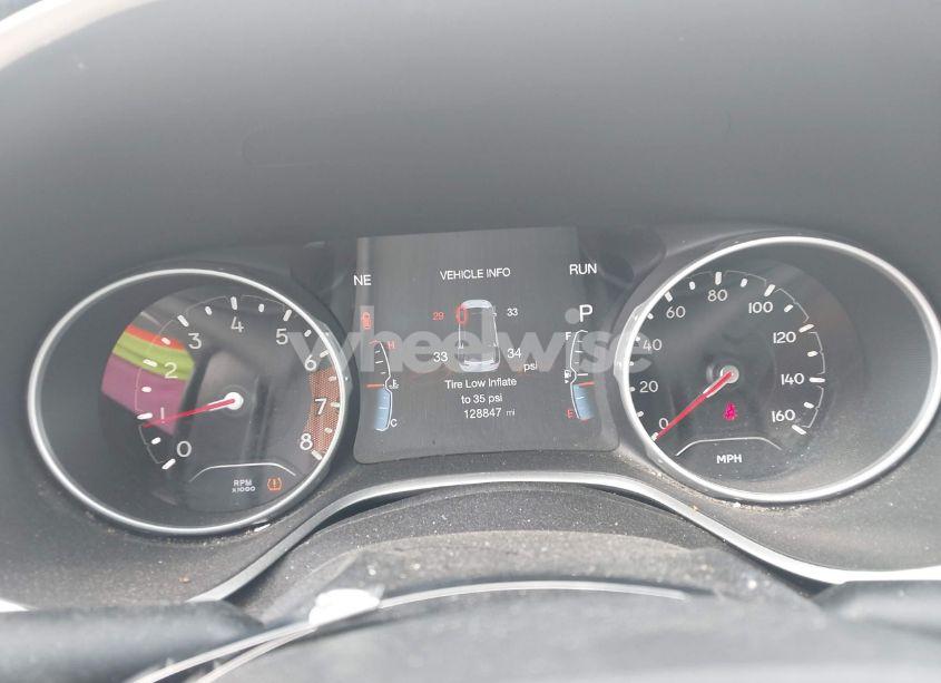 Photo 7 of 2018 Jeep Compass LATITUDE (VIN 3C4NJDBB6JT283680)