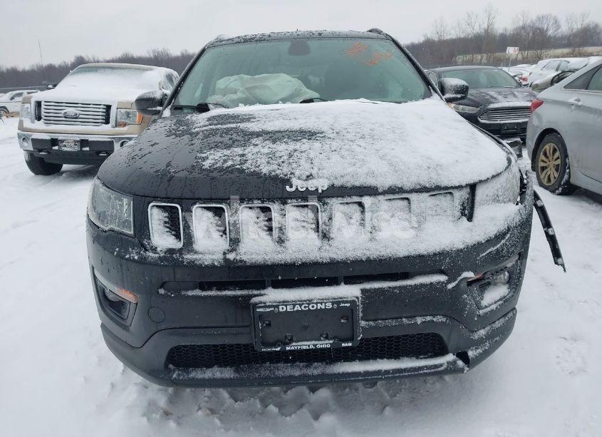 Photo 12 of 2018 Jeep Compass LATITUDE 4X4 (VIN 3C4NJDBB6JT307069)
