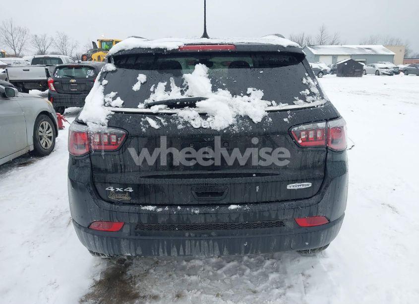 Photo 16 of 2018 Jeep Compass LATITUDE 4X4 (VIN 3C4NJDBB6JT307069)