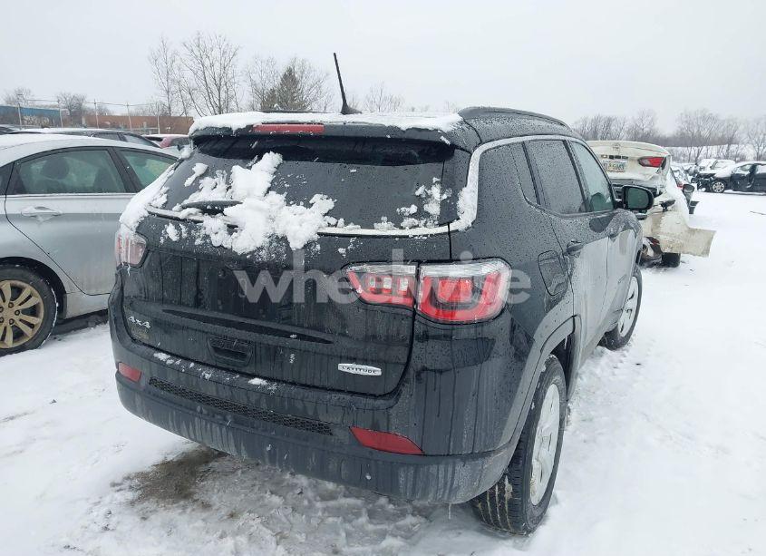 Photo 4 of 2018 Jeep Compass LATITUDE 4X4 (VIN 3C4NJDBB6JT307069)