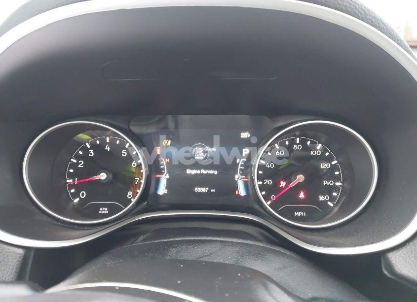 Photo 7 of 2018 Jeep Compass LATITUDE 4X4 (VIN 3C4NJDBB6JT307069)