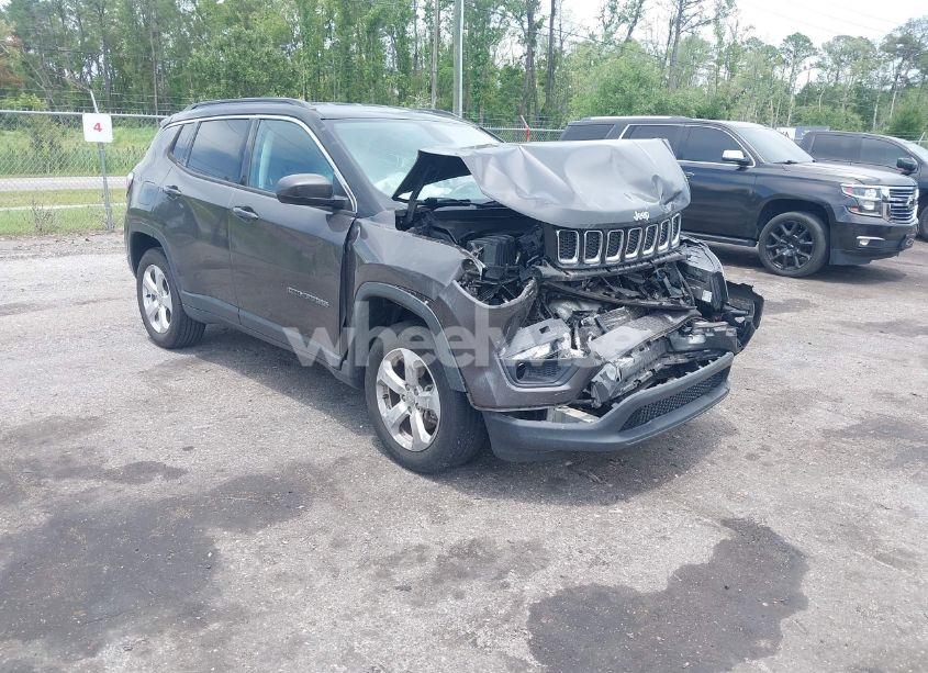 2018 Jeep Compass LATITUDE 4X4 (VIN 3C4NJDBB6JT342520) main photo