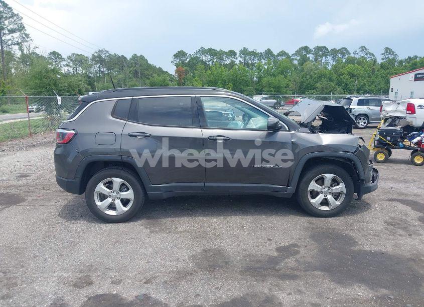 Photo 13 of 2018 Jeep Compass LATITUDE 4X4 (VIN 3C4NJDBB6JT342520)