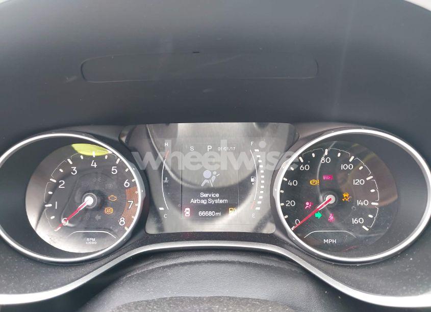 Photo 7 of 2018 Jeep Compass LATITUDE 4X4 (VIN 3C4NJDBB6JT342520)