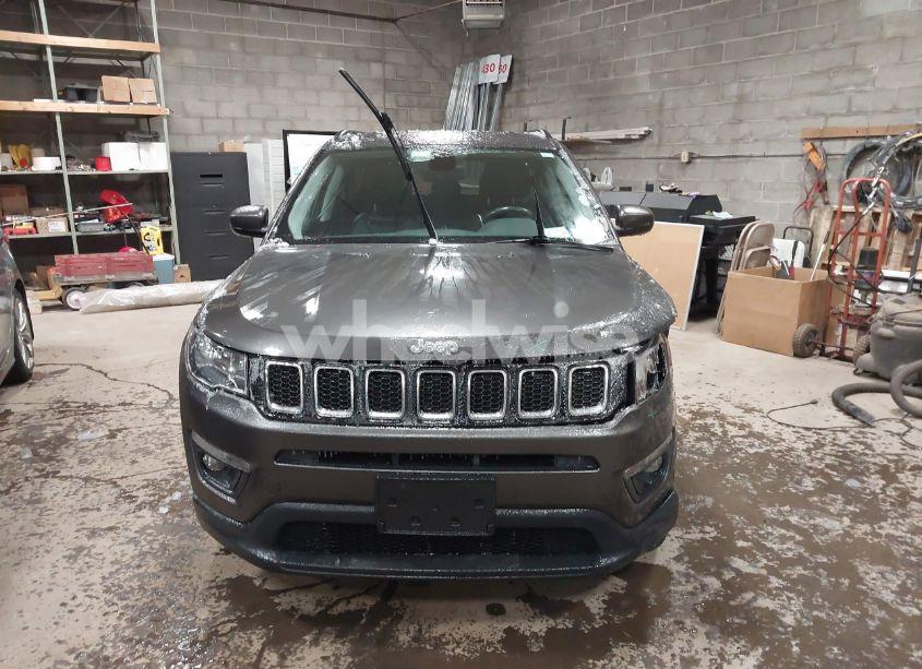 Photo 12 of 2018 Jeep Compass LATITUDE 4X4 (VIN 3C4NJDBB6JT348964)