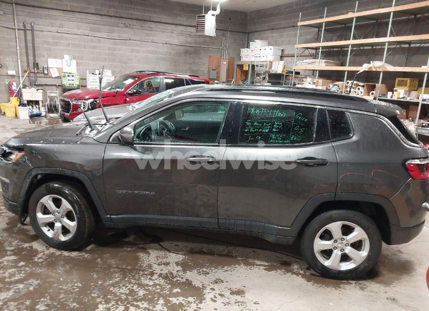 Photo 14 of 2018 Jeep Compass LATITUDE 4X4 (VIN 3C4NJDBB6JT348964)