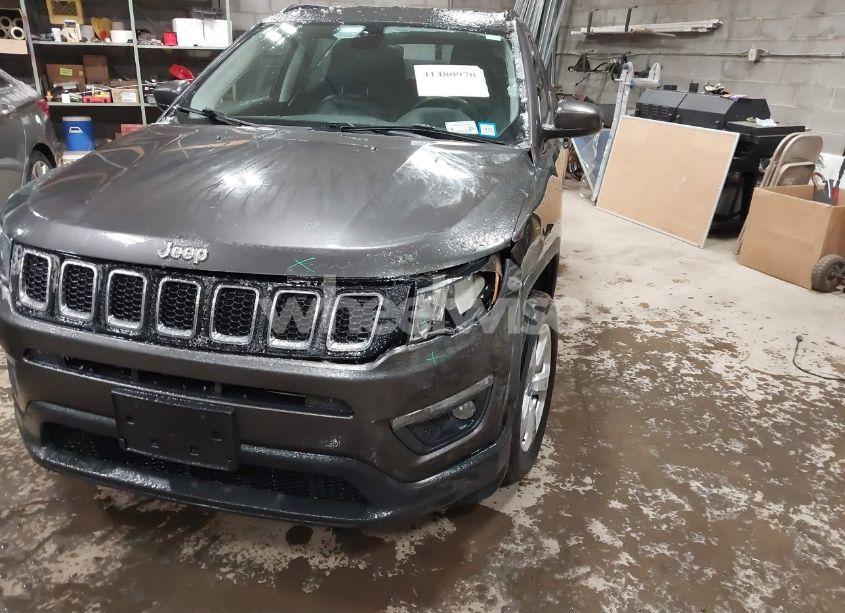 Photo 17 of 2018 Jeep Compass LATITUDE 4X4 (VIN 3C4NJDBB6JT348964)