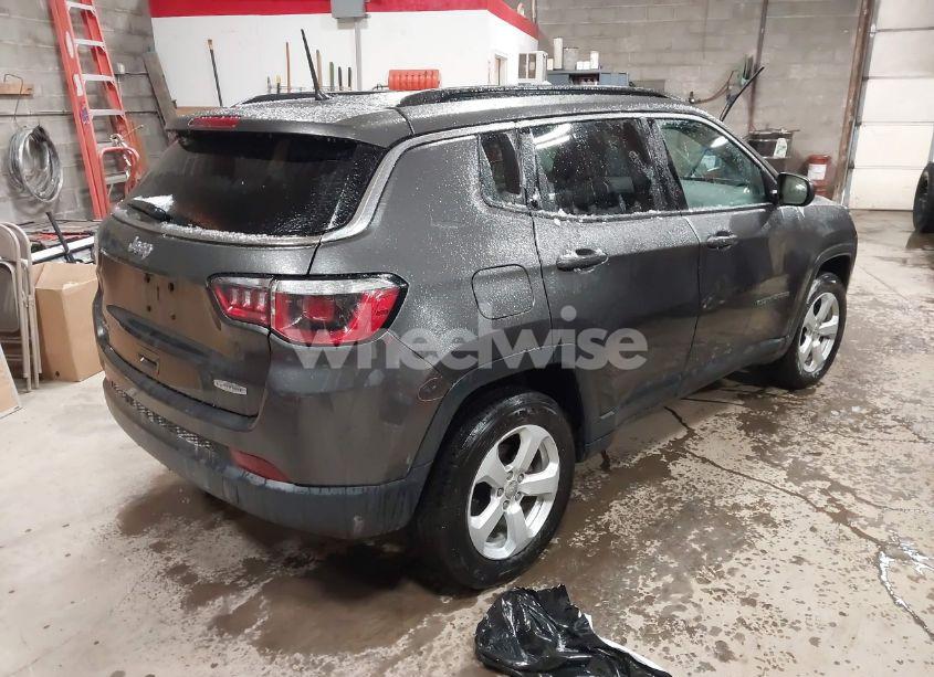 Photo 4 of 2018 Jeep Compass LATITUDE 4X4 (VIN 3C4NJDBB6JT348964)