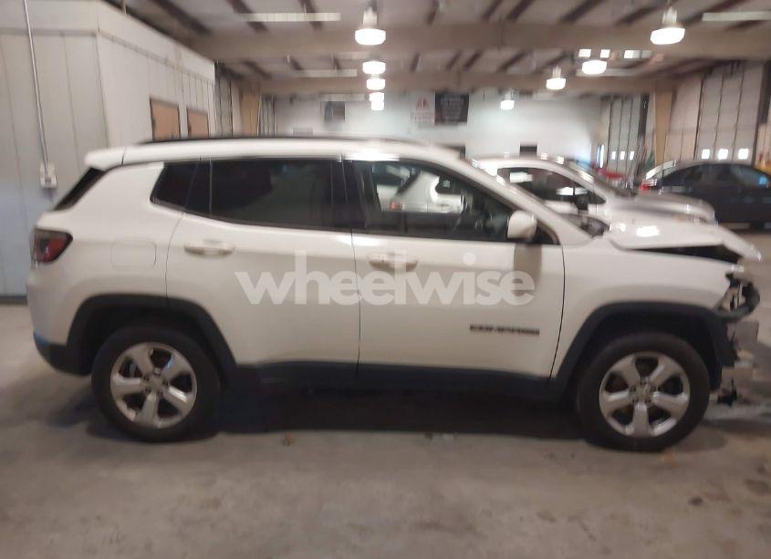 Photo 13 of 2018 Jeep Compass LATITUDE 4X4 (VIN 3C4NJDBB6JT415448)