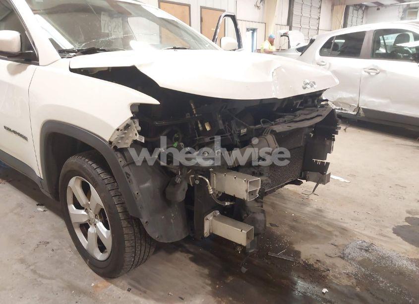 Photo 18 of 2018 Jeep Compass LATITUDE 4X4 (VIN 3C4NJDBB6JT415448)