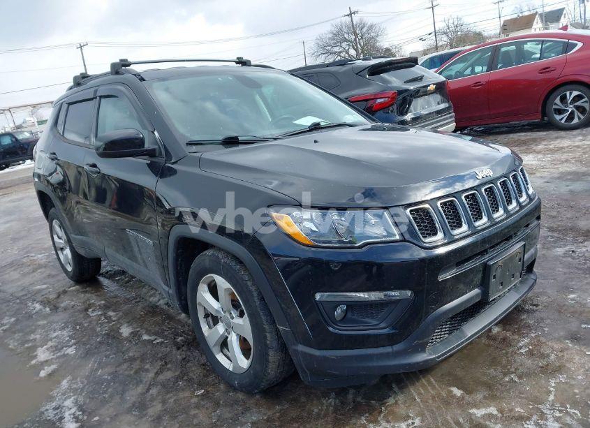 2018 Jeep Compass LATITUDE 4X4 (VIN 3C4NJDBB6JT418222) main photo
