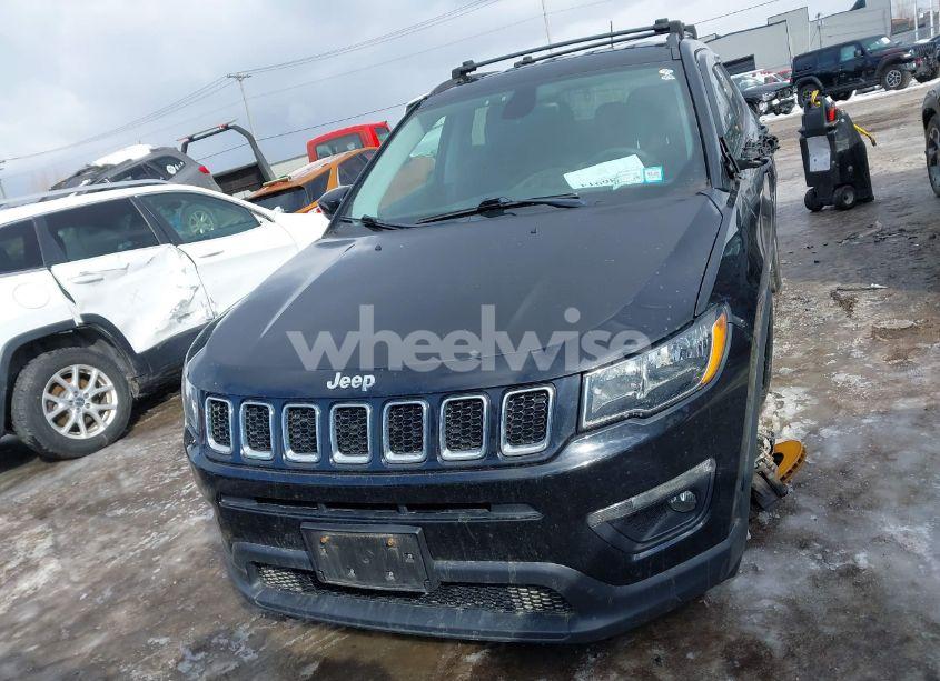 Photo 12 of 2018 Jeep Compass LATITUDE 4X4 (VIN 3C4NJDBB6JT418222)