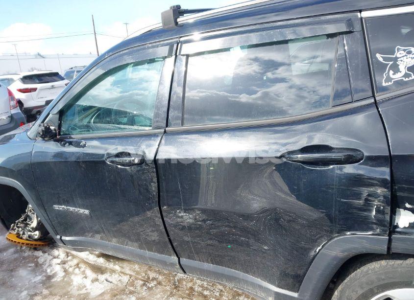 Photo 14 of 2018 Jeep Compass LATITUDE 4X4 (VIN 3C4NJDBB6JT418222)