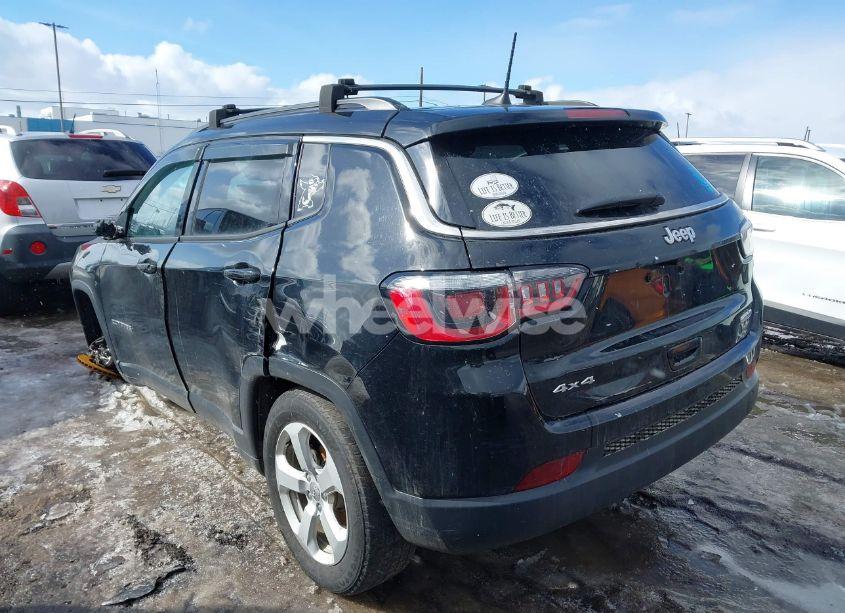 Photo 3 of 2018 Jeep Compass LATITUDE 4X4 (VIN 3C4NJDBB6JT418222)