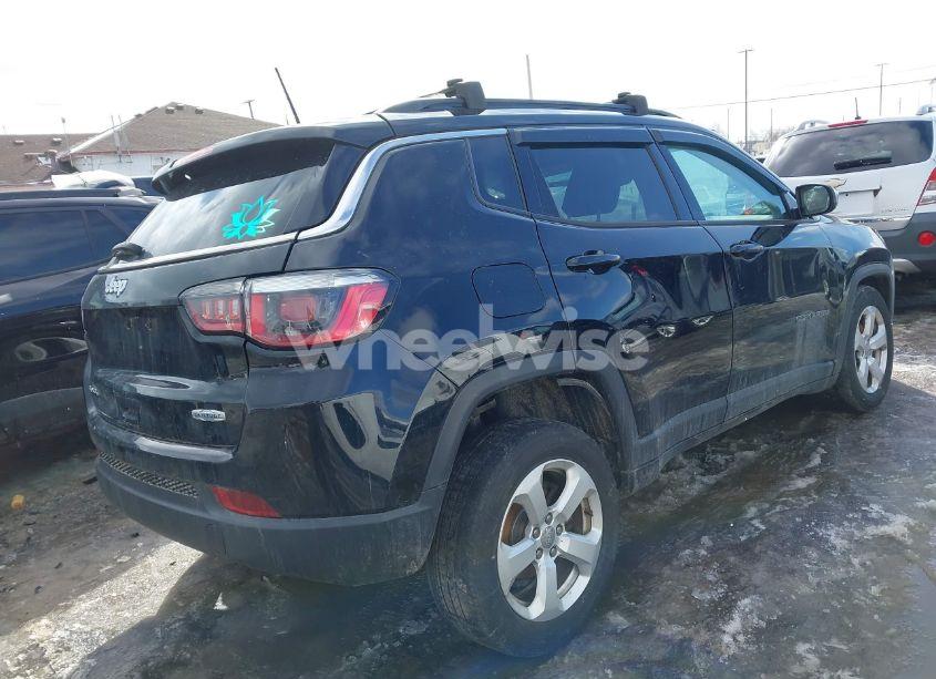 Photo 4 of 2018 Jeep Compass LATITUDE 4X4 (VIN 3C4NJDBB6JT418222)