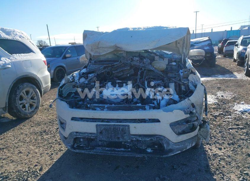 Photo 11 of 2018 Jeep Compass LATITUDE 4X4 (VIN 3C4NJDBB6JT418575)