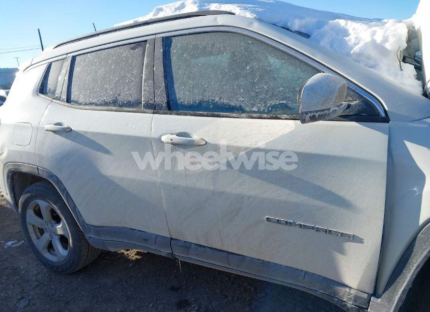 Photo 12 of 2018 Jeep Compass LATITUDE 4X4 (VIN 3C4NJDBB6JT418575)