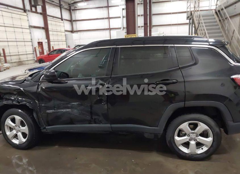 Photo 14 of 2018 Jeep Compass LATITUDE 4X4 (VIN 3C4NJDBB6JT422948)
