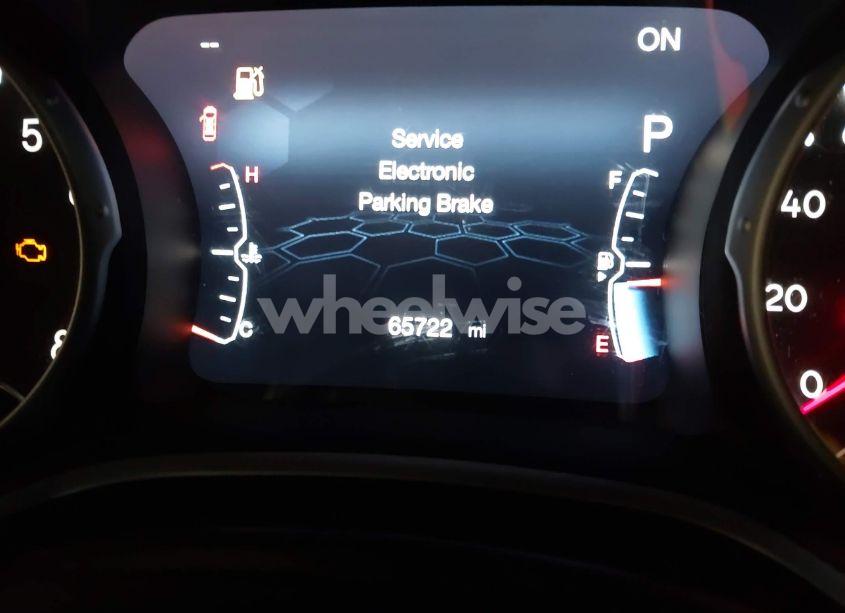 Photo 15 of 2018 Jeep Compass LATITUDE 4X4 (VIN 3C4NJDBB6JT422948)