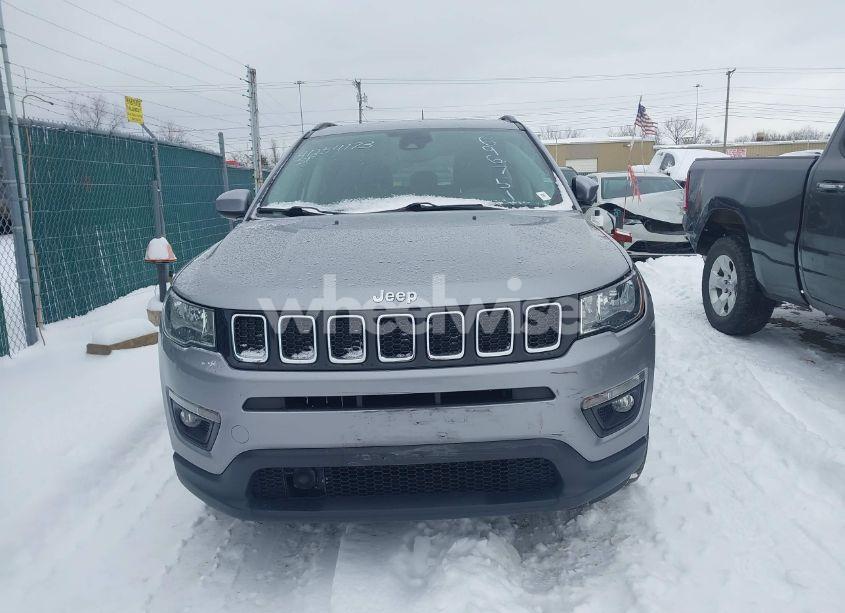 Photo 13 of 2019 Jeep Compass LATITUDE 4X4 (VIN 3C4NJDBB6KT696751)
