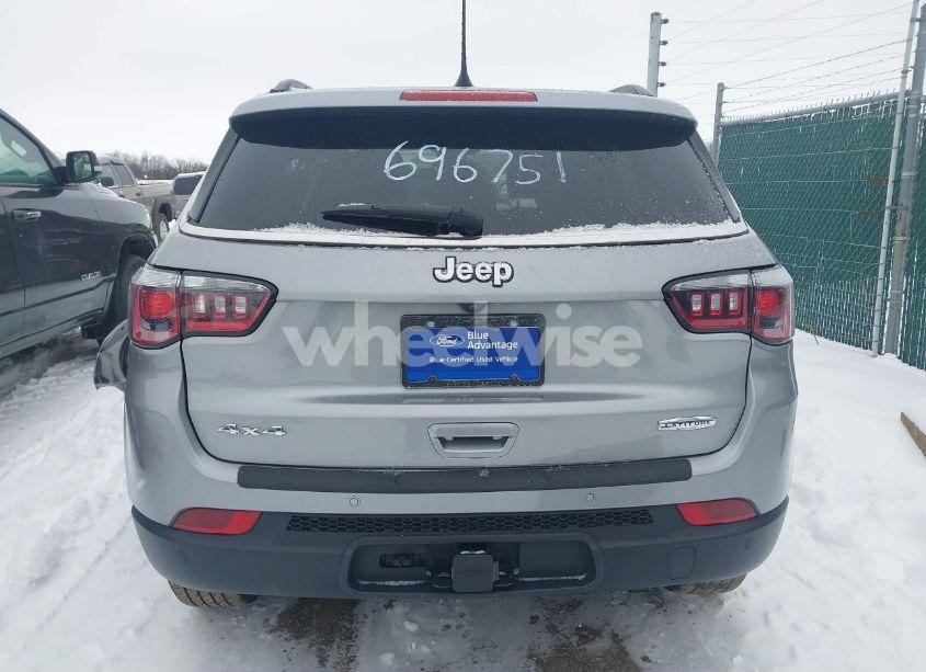 Photo 17 of 2019 Jeep Compass LATITUDE 4X4 (VIN 3C4NJDBB6KT696751)