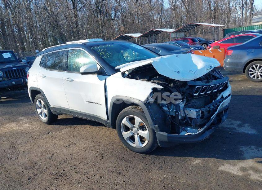 2019 Jeep Compass LATITUDE 4X4 (VIN 3C4NJDBB6KT781119) main photo