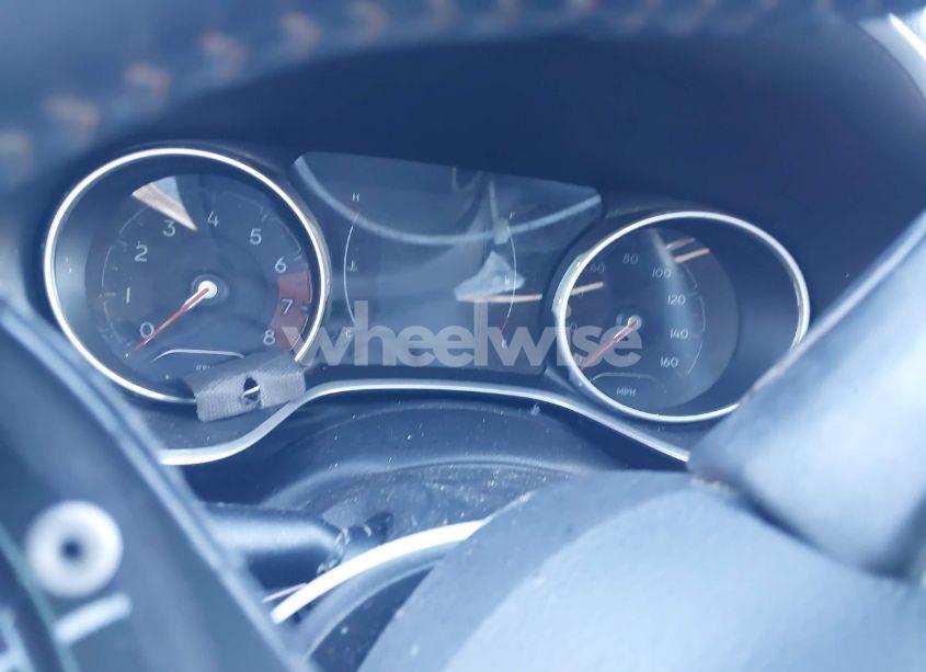 Photo 15 of 2019 Jeep Compass LATITUDE 4X4 (VIN 3C4NJDBB6KT781119)