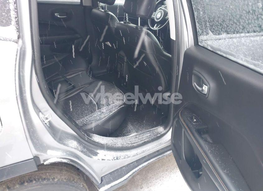 Photo 8 of 2020 Jeep Compass LATITUDE 4X4 (VIN 3C4NJDBB6LT131918)