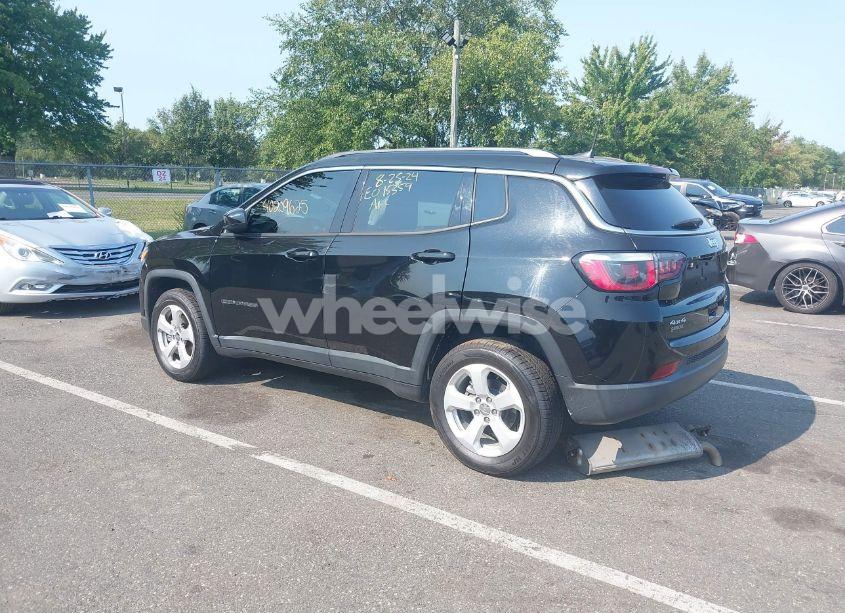 Photo 3 of 2020 Jeep Compass LATITUDE 4X4 (VIN 3C4NJDBB6LT219674)