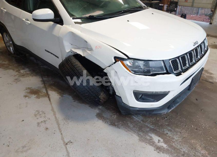 Photo 6 of 2021 Jeep Compass LATITUDE 4X4 (VIN 3C4NJDBB6MT593316)