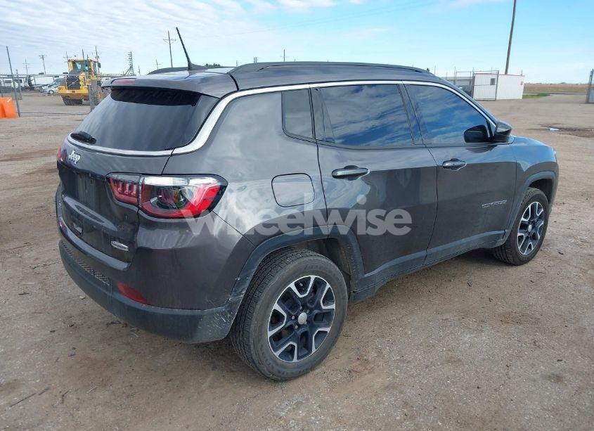 Photo 4 of 2022 Jeep Compass LATITUDE 4X4 (VIN 3C4NJDBB6NT120808)