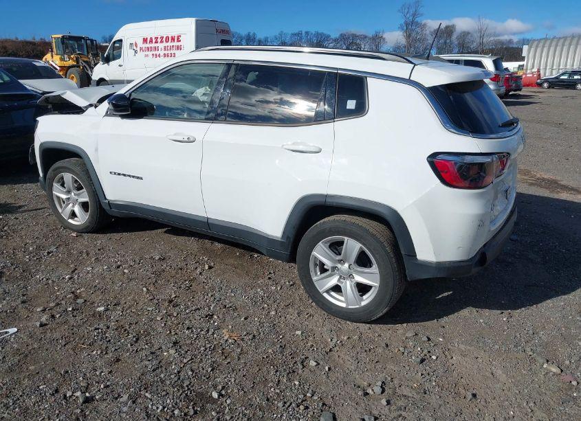 Photo 3 of 2022 Jeep Compass LATITUDE 4X4 (VIN 3C4NJDBB6NT130304)