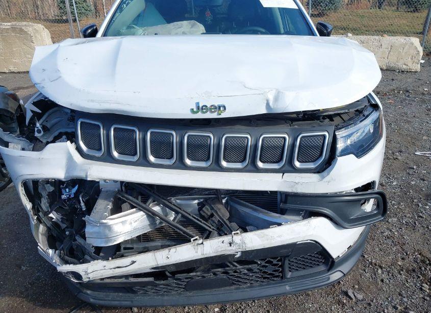 Photo 6 of 2022 Jeep Compass LATITUDE 4X4 (VIN 3C4NJDBB6NT130304)
