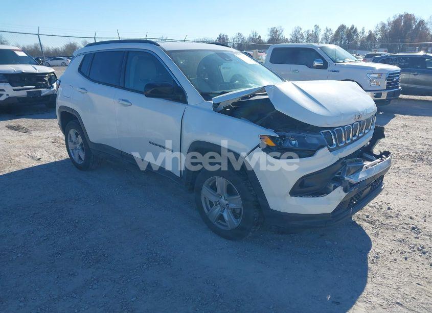 2022 Jeep Compass LATITUDE 4X4 (VIN 3C4NJDBB6NT233190) main photo