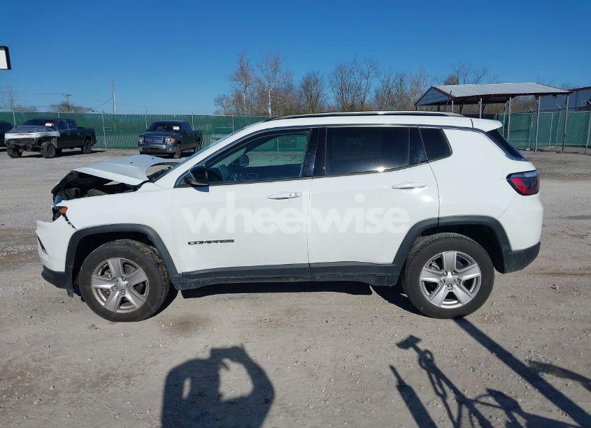 Photo 14 of 2022 Jeep Compass LATITUDE 4X4 (VIN 3C4NJDBB6NT233190)