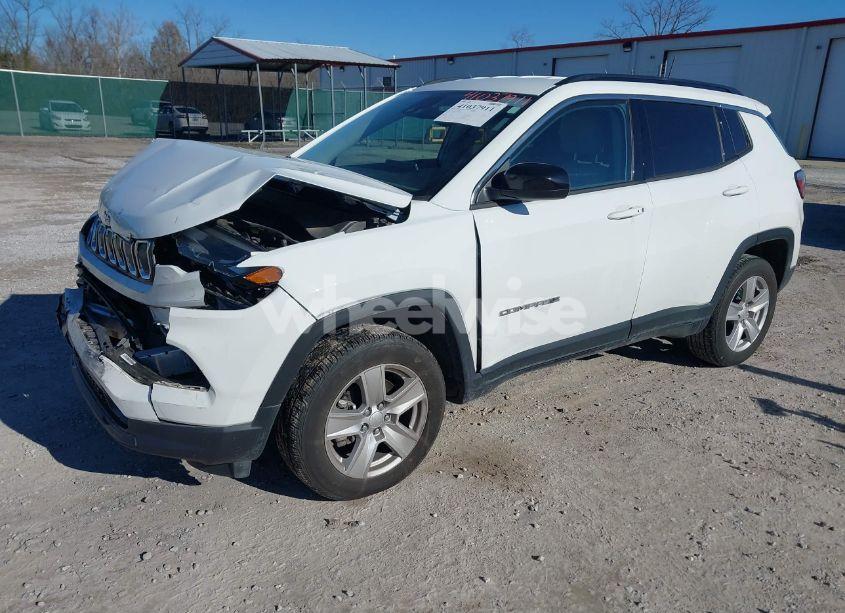 Photo 2 of 2022 Jeep Compass LATITUDE 4X4 (VIN 3C4NJDBB6NT233190)